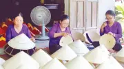 Đời nón, đời người: Nón lá Vân Thê - Hồn quê xứ Huế vượt thời gian