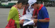 Ký ức thanh xuân của nữ tình nguyện viên 10 năm 'tiếp sức' thí sinh