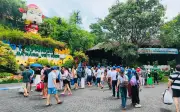 Khách đông tại Đà Nẵng dịp khai mạc lễ hội pháo hoa, giá phải rõ ràng