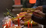 Khởi tố Bùi Thị Quý, chuyên lễ cắt vòng theo giải hạn