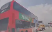 Kinh hoàng xe buýt 2 tầng tông xe tải trên cao tốc Hồng Kông, 24 người bị thương