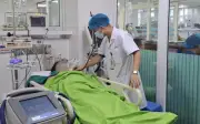 Liên tiếp nhập viện vì sốc nhiệt, hôn mê sau khi làm việc ngoài trời nắng nóng