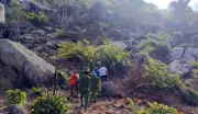 Lâm Đồng: Giám định thi thể người đàn ông trên núi