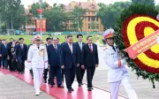 Lãnh đạo Đảng, Nhà nước vào Lăng viếng Chủ tịch Hồ Chí Minh nhân 136 năm ngày sinh