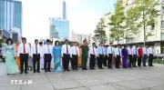 Lãnh đạo TP.HCM dâng hương tưởng niệm Chủ tịch Hồ Chí Minh
