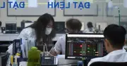 Lãnh đạo và người nhà doanh nghiệp chi tiền tỉ mua cổ phiếu trong tháng 5