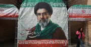 Lãnh tụ tối cao Iran bị thương ở lưng và đầu gối trong cuộc không kích