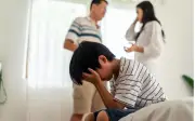 Ly hôn có thể hủy hoại ba thế hệ, người đau nhất thường không phải vợ chồng