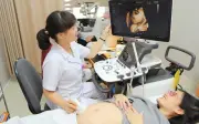 Mẹ bầu cần làm gì để bảo vệ sức khỏe thai kỳ trong thời tiết nắng nóng
