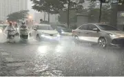 Mưa dông sầm sập trên cả nước trước khi bước vào đợt nắng nóng mới