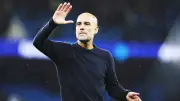 Man City tri ân Pep Guardiola bằng tượng đồng và khán đài mang tên ông