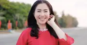 MC Quỳnh Hoa ở tuổi 54 là phó giám đốc quyền lực, giấu chồng suốt 30 năm