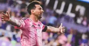Messi rời sân sớm vì căng cơ, người hâm mộ Argentina lo lắng