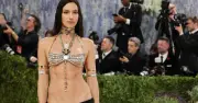 Met Gala 2026: Dàn sao nữ đua nhau hở bạo với dress code 'Fashion Is Art'