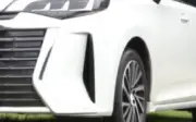 MPV 7 chỗ giá rẻ 386 triệu: Thiết kế trẻ trung, đấu Mitsubishi Xpander