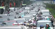 Ùn tắc kéo dài ngày đầu phân luồng nút La Thành - Nguyễn Chí Thanh