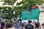 Nam sinh lớp 6 tử vong thương tâm khi leo mái tôn lấy bóng