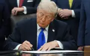 Ông Trump doạ tăng thuế ô tô EU lên 25% vì không tuân thủ thỏa thuận