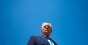 Ông Trump phản ứng với tuyên bố của lãnh tụ Iran, cảnh báo hậu quả ở Hormuz