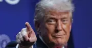 Ông Trump tuyên bố tăng thuế ô tô nhập khẩu từ EU lên 25%