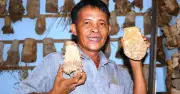Nghệ nhân 'răng sún' biến gốc tre vô tri thành tác phẩm có hồn
