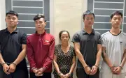 Nghi ngờ chồng ngoại tình, người phụ nữ 60 tuổi thuê con rể đâm chồng