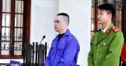 Người cha bật khóc hỏi con: 'Sao không làm nghề chân chính?'