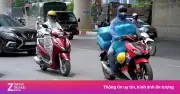 Người dân Hà Nội vật lộn với nắng nóng đầu mùa hè