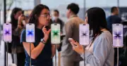 Người Mỹ giữ smartphone lâu hơn: Trung bình 29 tháng mới đổi máy