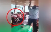 Người mẹ ôm chặt con trai 4 tuổi trước khi thuyền du lịch lật úp ở Ấn Độ