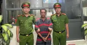 Người đàn ông dùng ghế nhựa tấn công CSGT để giúp anh trai vi phạm nồng độ cồn bỏ chạy