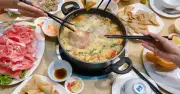 Người phụ nữ loét thực quản vì thói quen khi ăn lẩu