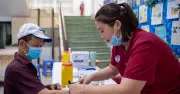 Người tạm trú tại TP.HCM cần làm gì để được khám sức khỏe miễn phí?