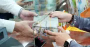 Ngân hàng nhà nước giữ tỷ giá trung tâm, USD ổn định trên thị trường