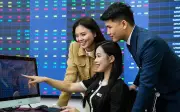 Nhận định thị trường: VN-Index hướng đến 1.900 điểm, nhà đầu tư nên giải ngân từ từ