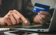 Nhận tiền chuyển nhầm phải làm sao? Hậu quả pháp lý khi chiếm giữ