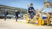 Nhân viên khu bay Nội Bài làm việc dưới nền bê-tông 71 độ C