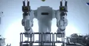 Nhật Bản mở phòng thí nghiệm robot đầu tiên, tự động hóa hoàn toàn nghiên cứu y học