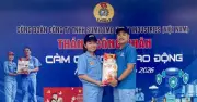 Niềm vui sau kỳ nghỉ lễ: Công nhân bất ngờ nhận quà gạo ST25