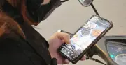 Nền kinh tế 'clipper' bùng nổ: Cắt ghép video ngắn, săn view và thao túng thuật toán