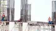 Nắng nóng cực đoan: Người lao động gồng mình, chuyên gia cảnh báo sốc nhiệt