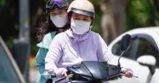 Nắng nóng gay gắt 38,8 độ C tại 4 tỉnh thành, dự báo chạm ngưỡng 40 độ C