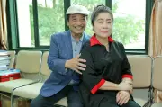 NSND Trần Hiếu sức khỏe yếu, phải di chuyển bằng xe lăn và sống trong chung cư thuê