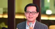 NSND Trung Hiếu làm giám khảo cuộc thi hát