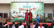NSƯT Kim Tử Long cùng con trai tái diễn cải lương kinh điển tại trường học