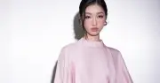 Áo tơ voan, lụa satin: Làn gió mới cho tủ đồ mùa hè