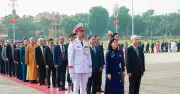 Đoàn đại biểu MTTQ Việt Nam vào Lăng viếng Chủ tịch Hồ Chí Minh