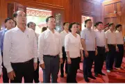 Phó Thủ tướng Phạm Thị Thanh Trà dâng hương tưởng niệm Đại tướng Võ Nguyên Giáp