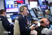 Phố Wall đi lên, S&P 500 và Nasdaq đóng cửa ở mức cao kỷ lục
