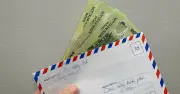 Phong bì mừng cưới bị rút lời, gia đình 4 người bị hiểu lầm cay đắng